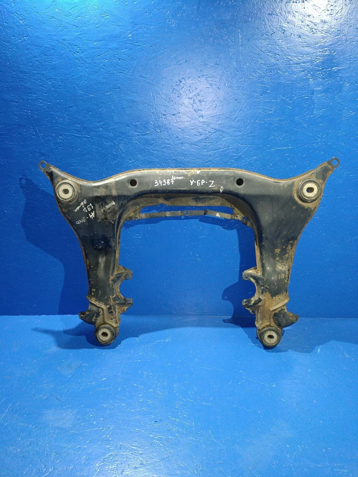 Балка подмоторная (подрамник) Audi A4 B5 (1994—1999) 8D2 8D 4B0399313  Перед