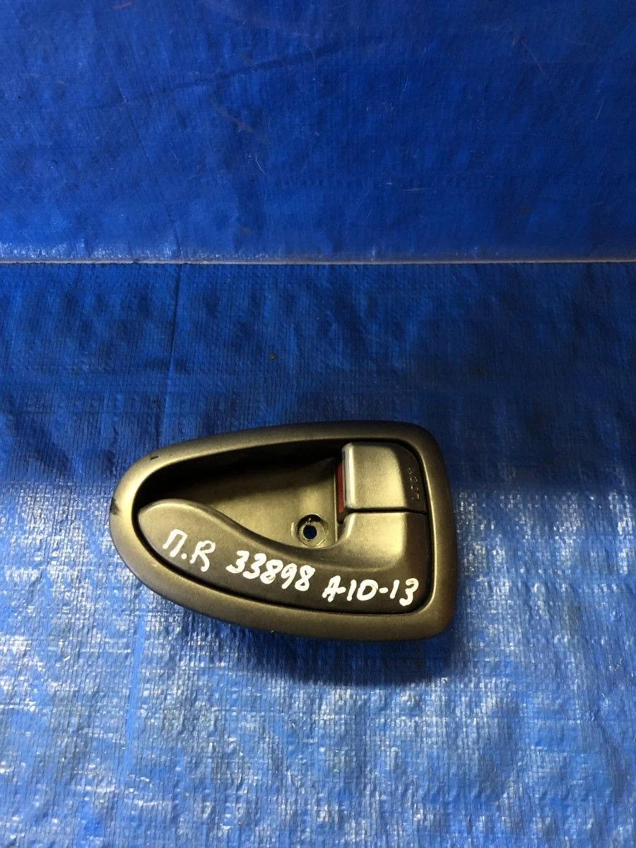 Ручка двери передней правой внутренняя Hyundai Accent II (1999—2012) X7MCF41GP5M048348 8262025000   G4EC