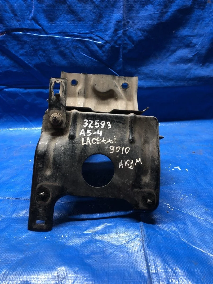 Крепление аккумулятора (корпус/подставка АКБ) Chevrolet Lacetti I (2004—2013) XUUNF487J80034042 96617440