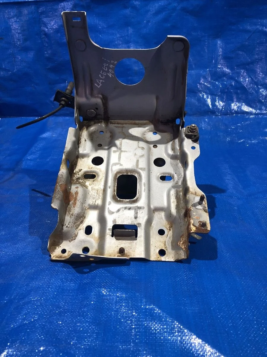 Крепление аккумулятора (корпус/подставка АКБ) Chevrolet Lacetti I (2004—2013) XUUNF487J80034042 96617440