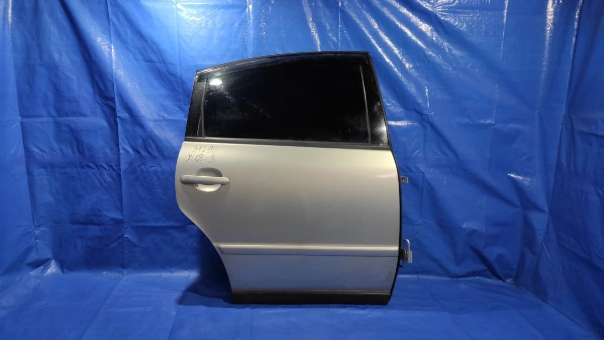 Дверь задняя правая Volkswagen Passat B5 (1996—2001) WVWMA23B4YP161445 3B5833052AB Право Зад ATW