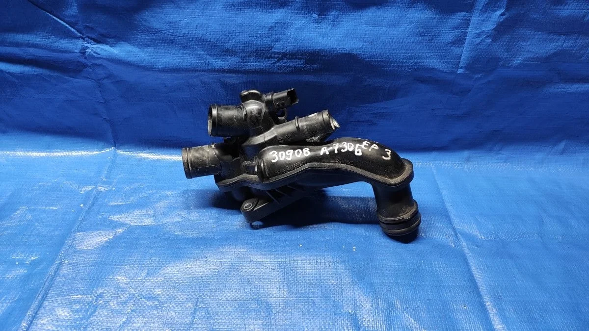 Корпус термостата Peugeot 308 I (2007—2011) 4A/C 4B 4A 4E T7 9810916880,  1336Z8   8FR (EP3) 5FS (EP6C); 5FW (EP6); 5FW (EP6); EP6