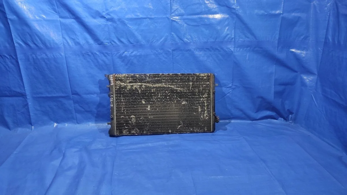 Радиатор охлаждения двигателя Volkswagen Golf Mk4 (1997—2006) 1J1 9B1 MK4 1J0121253N   AGZ AQY,APK,AEG AVU,BFQ,AZH, AZJ,AQY,APK, AEG,AHF,ASV, AGR,ALH AEG; AQY; AVH; AZG; AZJ; BEJ; BHP; APK; BER; BEV