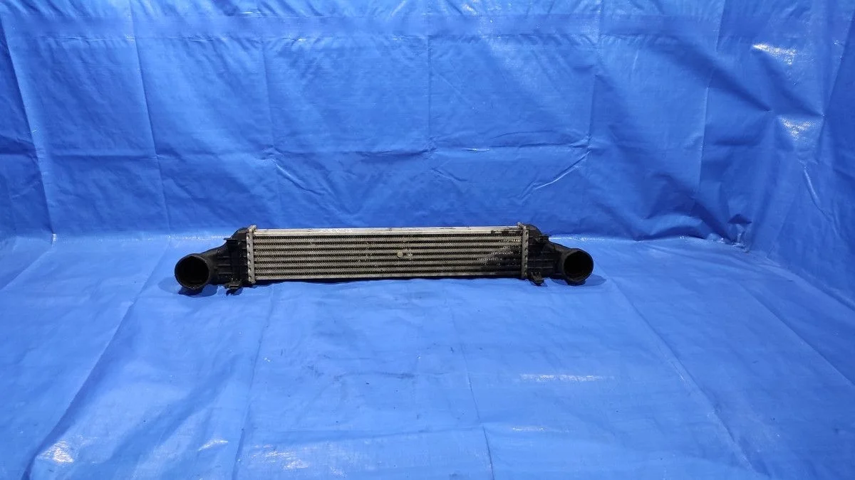 Интеркулер Mercedes-Benz E-класс W211/S211 (2002—2006) W211 A2115001002  Перед OM646  OM 646.951 OM 646.961  OM 646.820 M 271.956 M 271.941 OM 647.961 OM 648.961 OM 642.920  OM 647.961