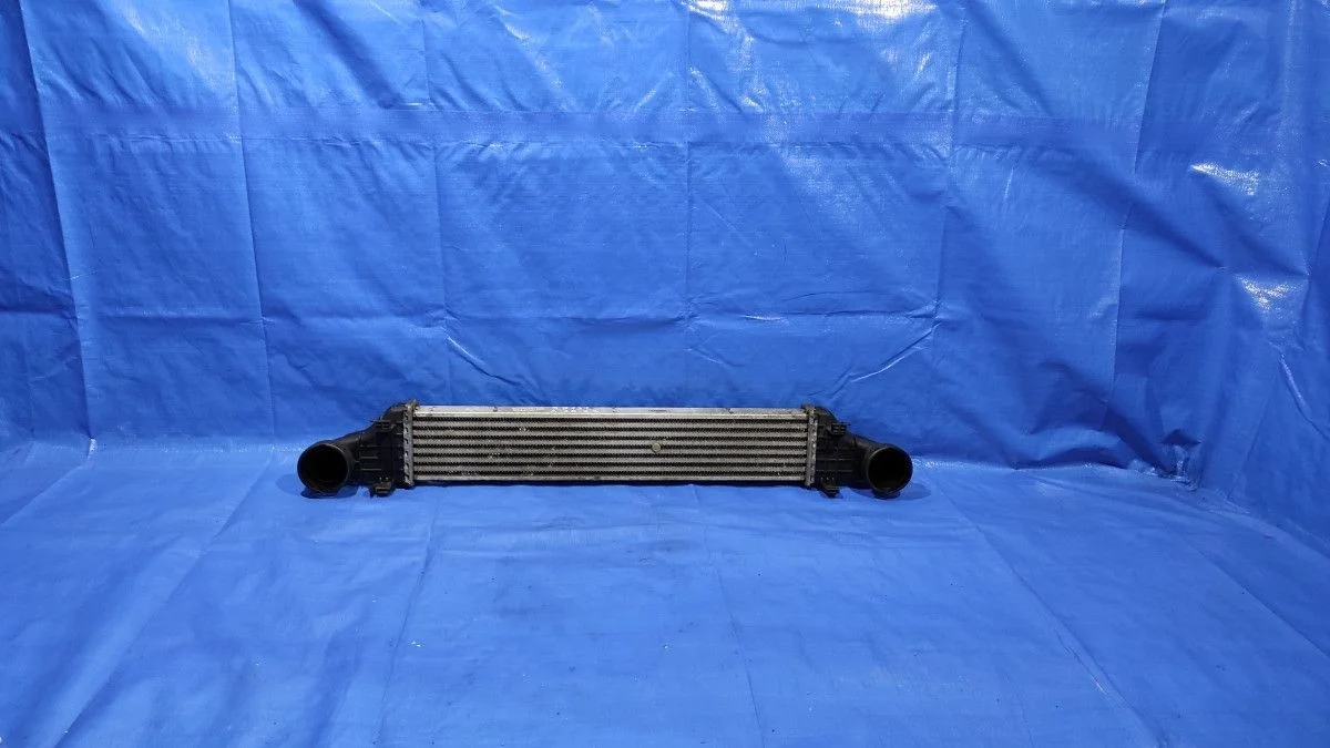 Интеркулер Mercedes-Benz E-класс W211/S211 (2002—2006) W211 A2115001002  Перед OM646  OM 646.951 OM 646.961  OM 646.820 M 271.956 M 271.941 OM 647.961 OM 648.961 OM 642.920  OM 647.961