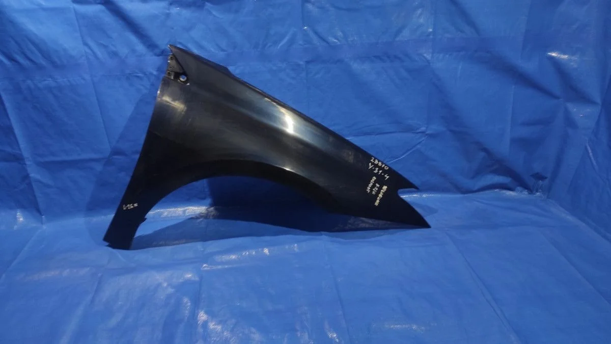 Крыло переднее правое Renault Laguna III (2007—2012) BT06, BT08, BT09, BT0A, BT0G, BT0J, BT0M, BT0U, BT0W, BT1N 631000032R Право Перед K9K K4M M9R M4R