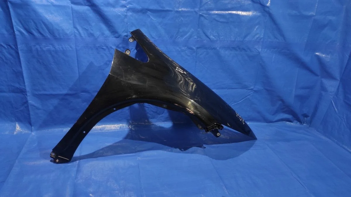 Крыло переднее правое Honda Civic VIII (2005—2009) FN FK FK1 FK2 FK3 60210SMGE00ZZ Право Перед