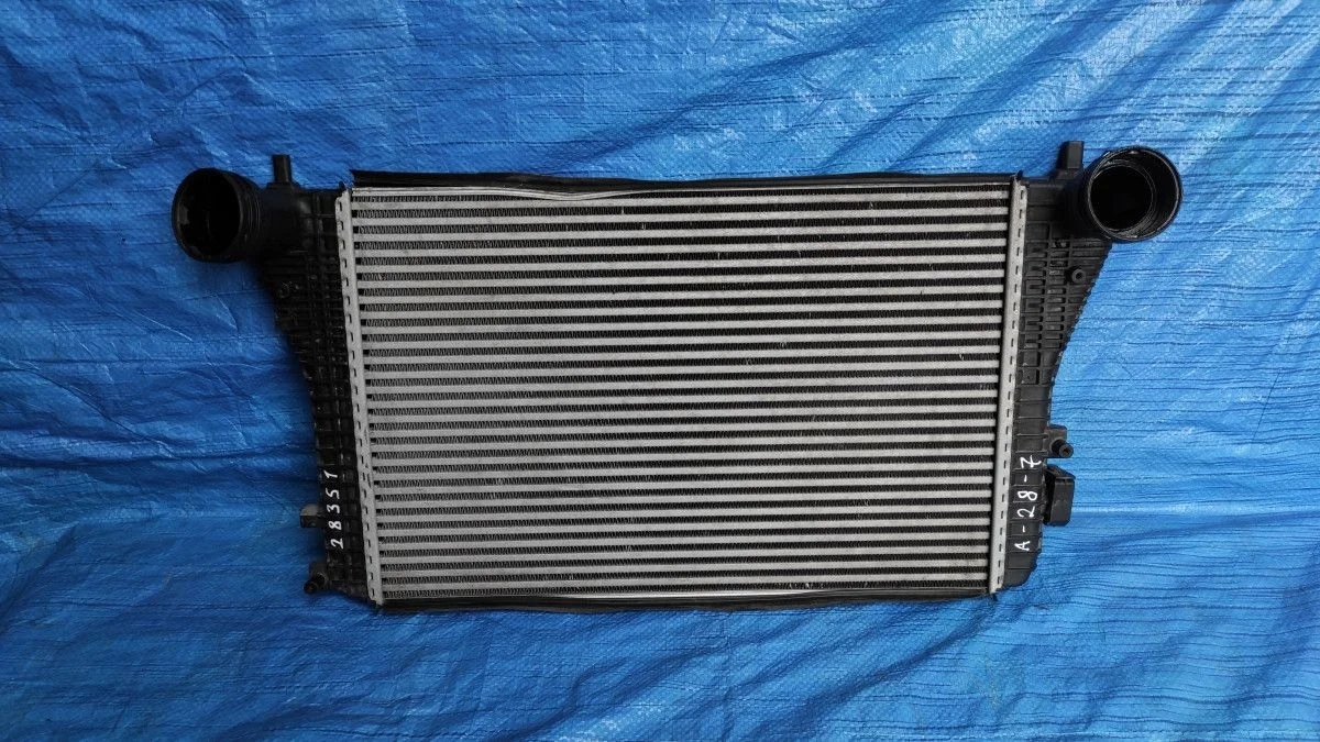 Интеркулер Volkswagen Passat B6 (2005—2010) 3C2 3C5 3C0145805R