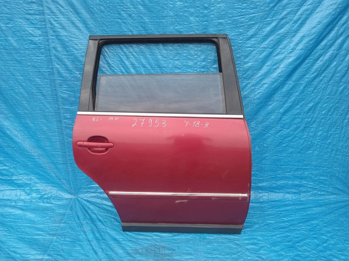 Дверь задняя правая Volkswagen Passat B5 рестайлинг (2000—2005)  3B9833052S Право Зад AWM