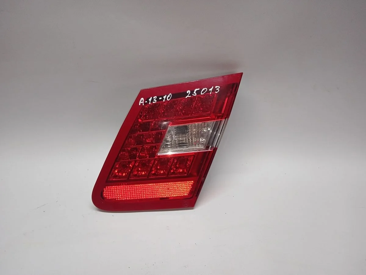 Фонарь задний внутренний правый Mercedes-Benz E-класс W212/S212/C207/A207 (2009—2013) W212 A2129060258, 2129060258 Право Зад M271.958 OM651.925