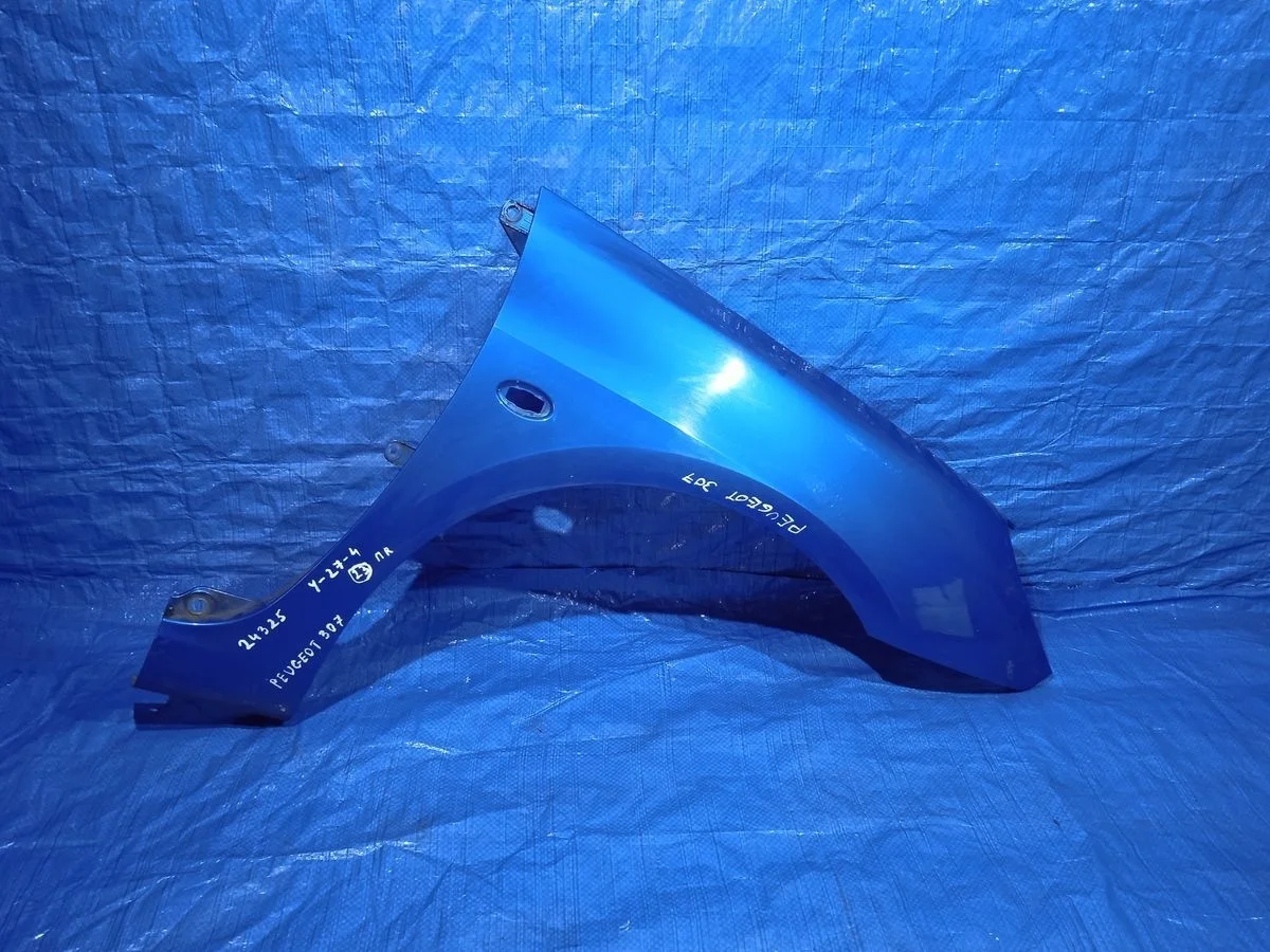 Крыло переднее правое Peugeot 307 3C (2001—2005) 3A 3C 7841N7 Право Перед