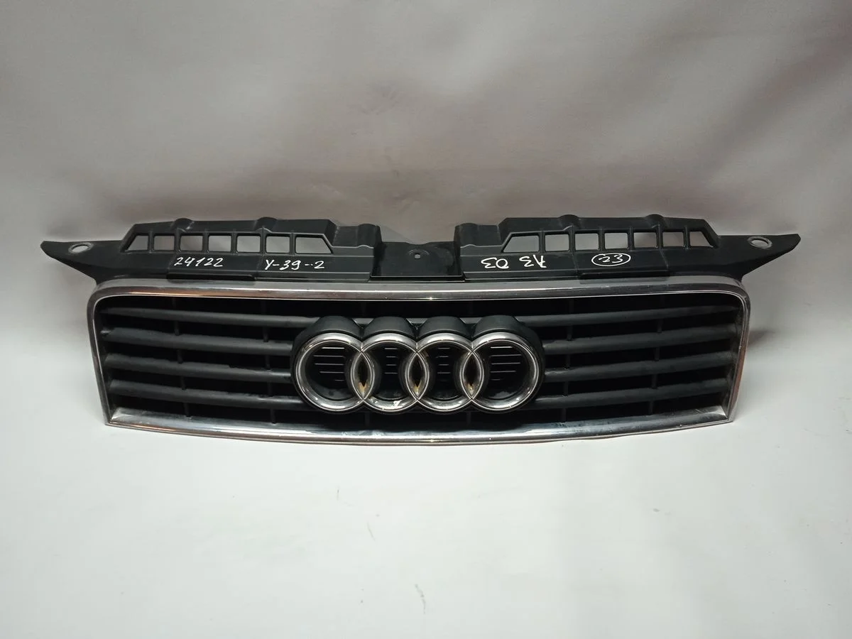 Решетка радиатора Audi A3 8P (2003—2005) 8P1 8P3853651