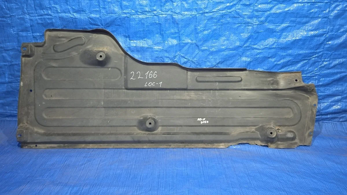 Защита днища правая Mercedes-Benz E-класс W211/S211 (2002—2006) W211 A2116190238 Право Перед M112 OM646 M271 OM647