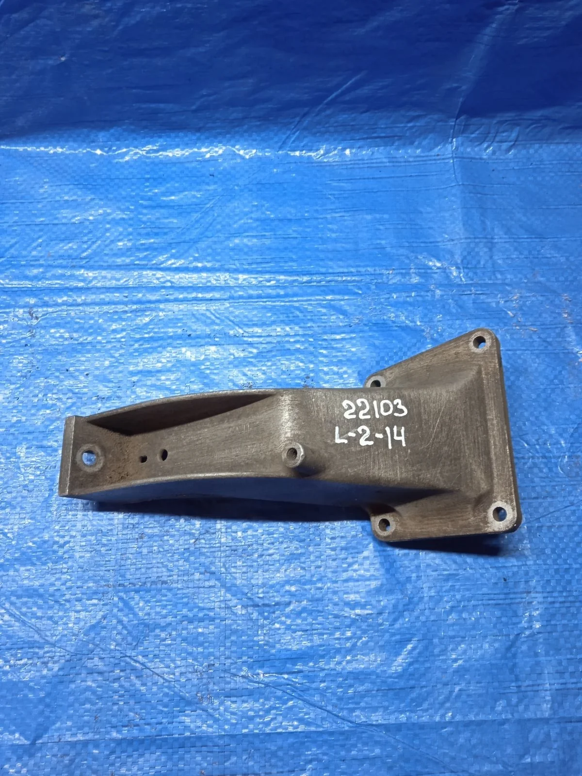 Кронштейн опоры двигателя BMW 5 серия E39 (1995—2000) E39 22111092973 Лево  M52B25TU  M52B20 M54B20  M52B23  M52B28 M54B30