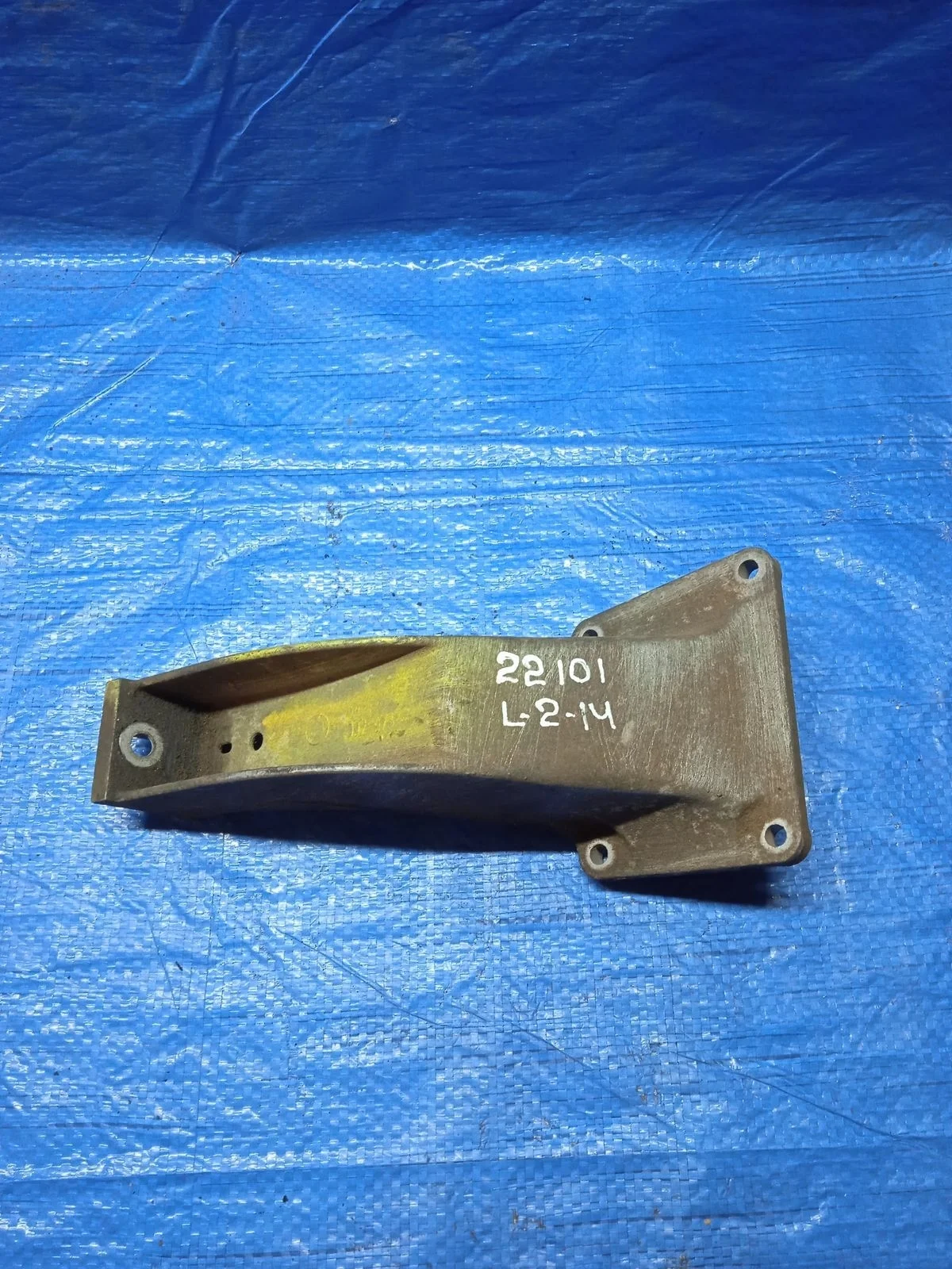 Кронштейн опоры двигателя BMW 5 серия E39 (1995—2000) E39 22111092973 Лево  M52B25TU  M52B20 M54B20  M52B23  M52B28 M54B30