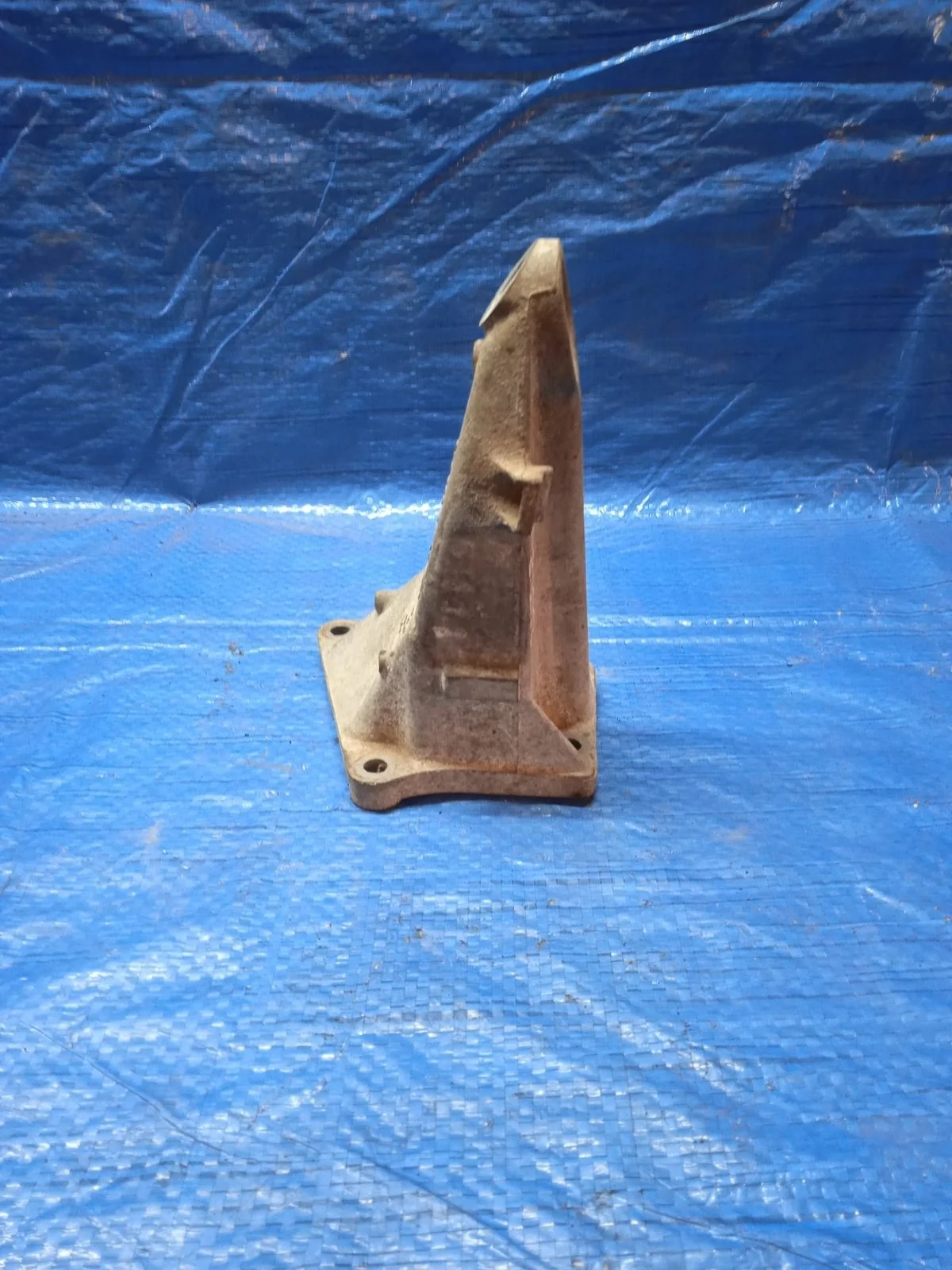 Кронштейн опоры двигателя BMW 3 серия E46 (1998—2003) E46 22111094652 Право  M43B18  M43B19  194E1  164 E3