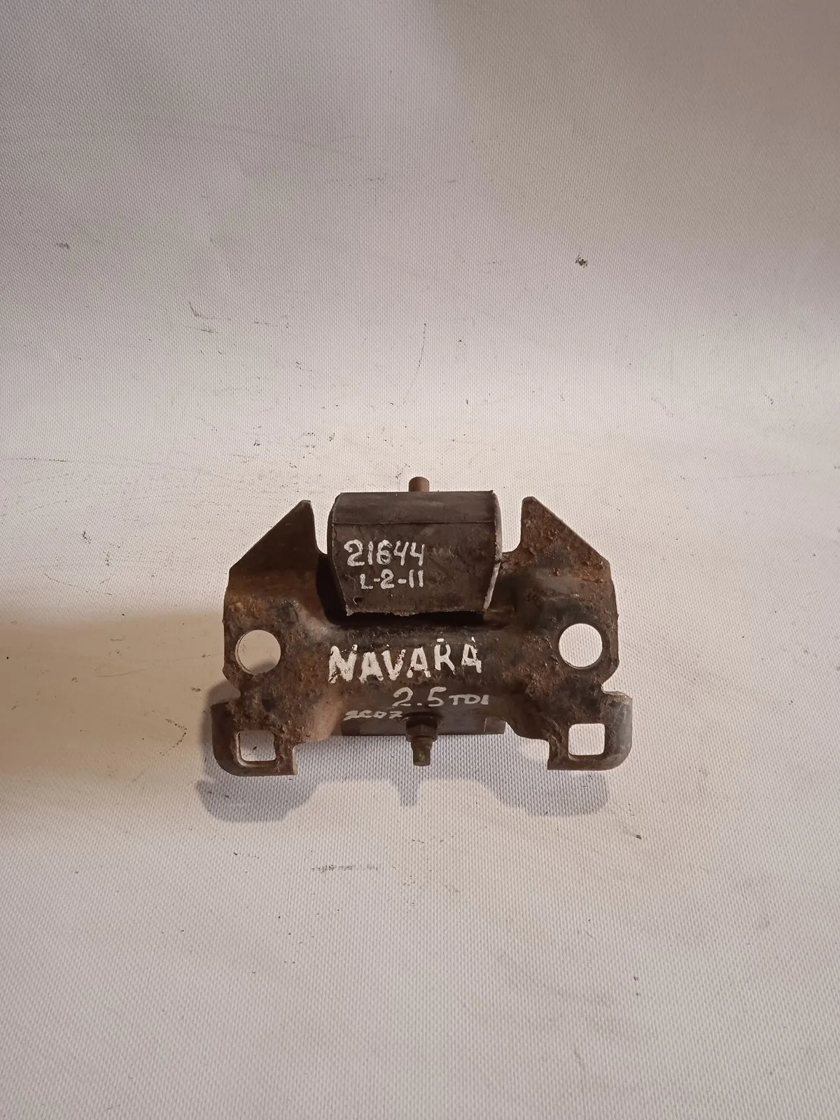 Опора ( подушка ) двигателя Nissan Pathfinder III (2004—2010) R51 11220EB300   YD25DDTI