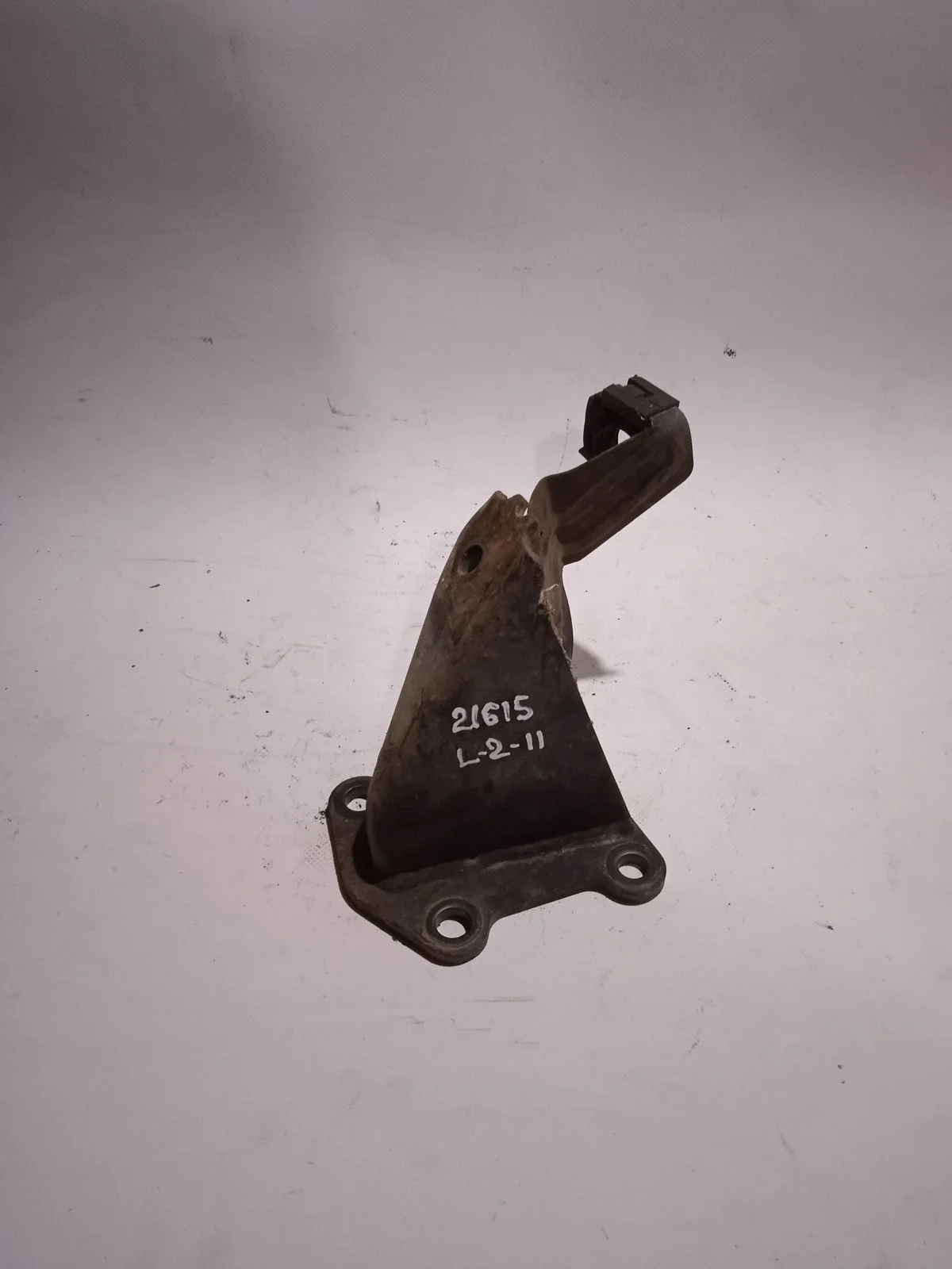 Кронштейн опоры двигателя Nissan Pathfinder III (2004—2010) R51 11233EB300 Лево  YD25DDTI