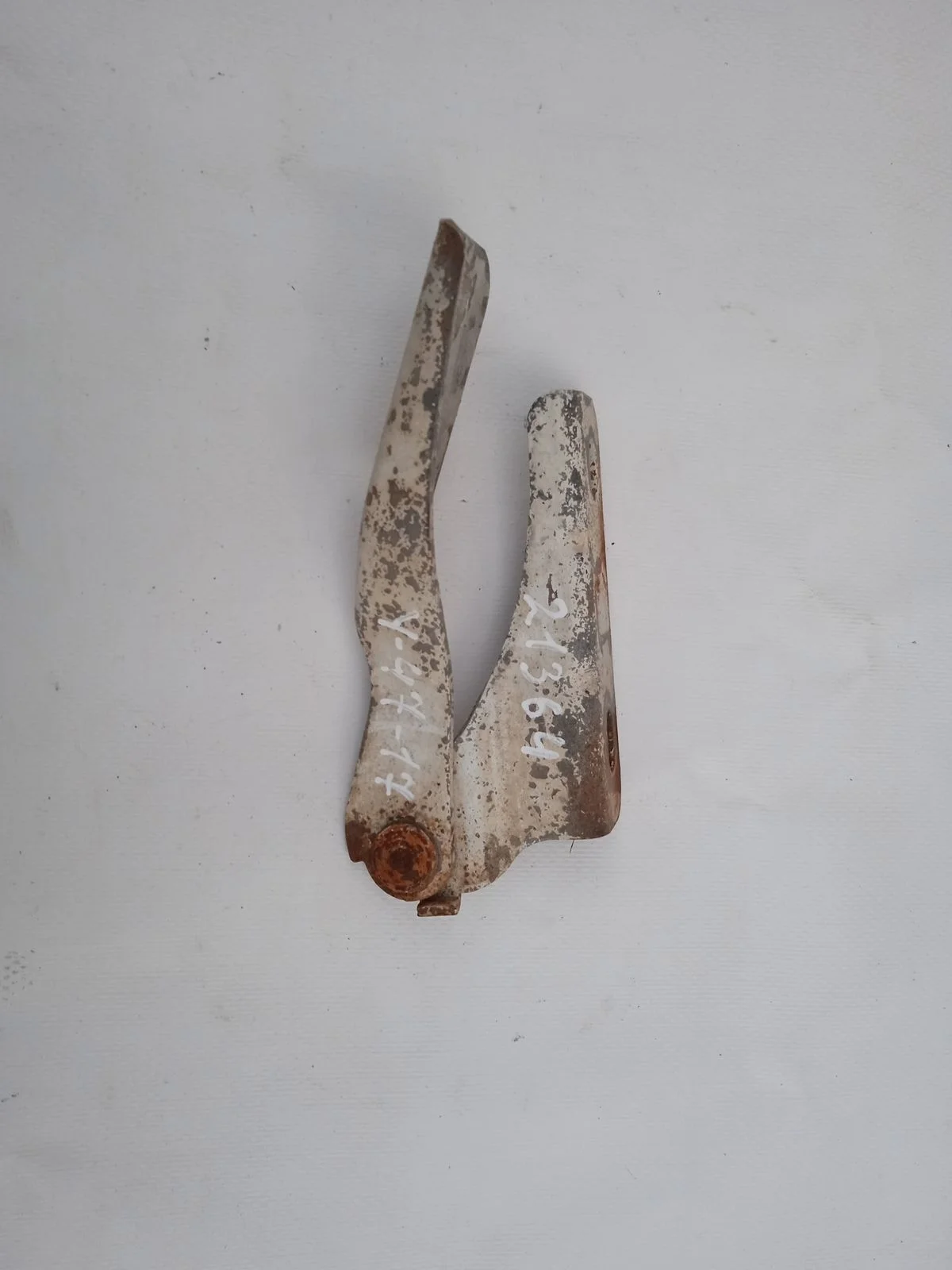 Петля капота левая Ford Transit VII (2006—2014)