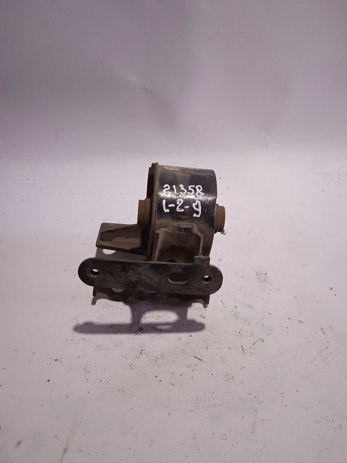 Опора ( подушка ) двигателя Toyota Avensis T220 (1997—2000) T220 220 AZT250 1237216351   4AFE  7AFE  3SFE  5AFE