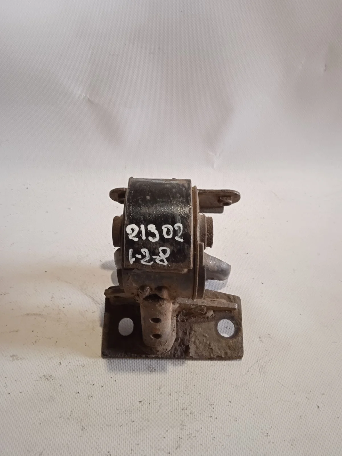 Опора ( подушка ) двигателя Toyota Avensis T220 (1997—2000) T220 220 AZT250 1237216351   7AFE  4AFE 3SFE  1AZFE