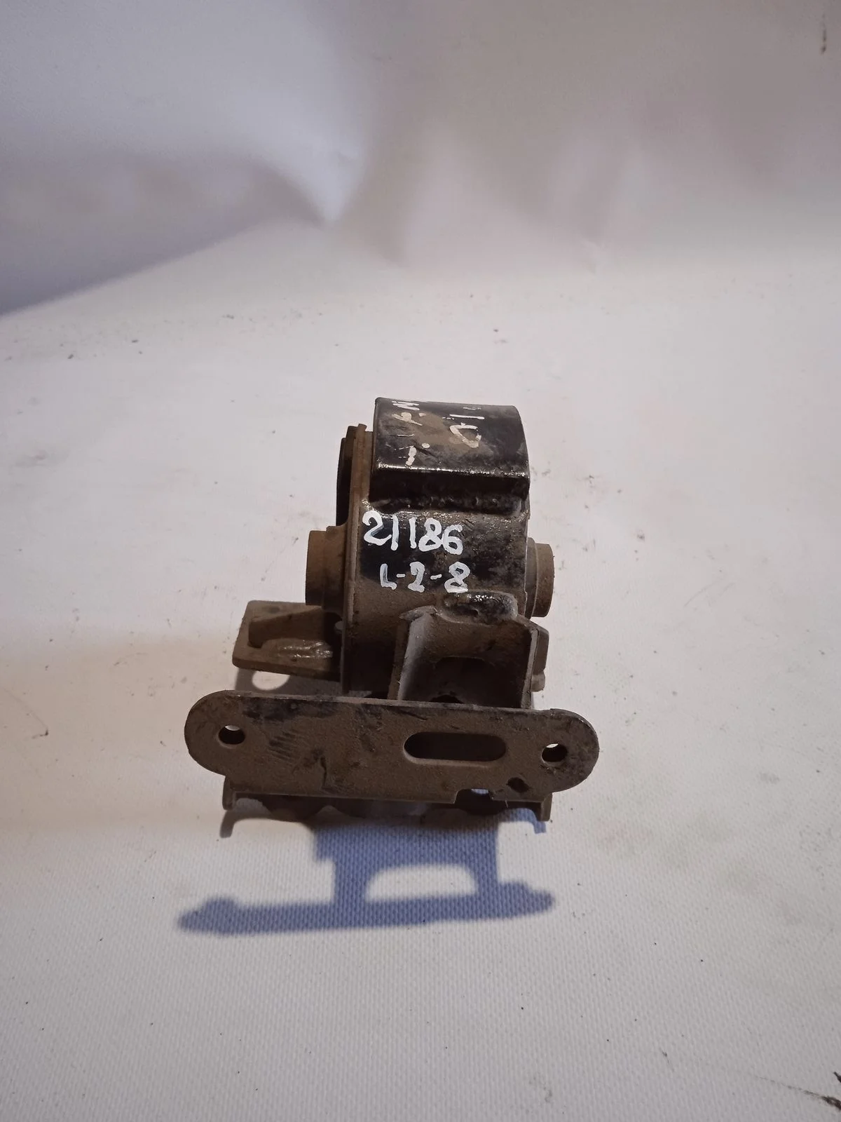 Опора ( подушка ) двигателя Toyota Avensis T220 (1997—2000) T220 220 AZT250 1237216351   4AFE  7AFE  3SFE  5AFE