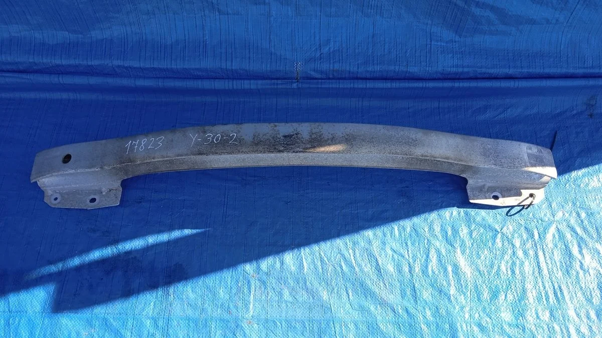 Усилитель переднего бампера Renault Laguna III (2007—2012) VF1BT1A0638888275 752100002R  Перед K9K780