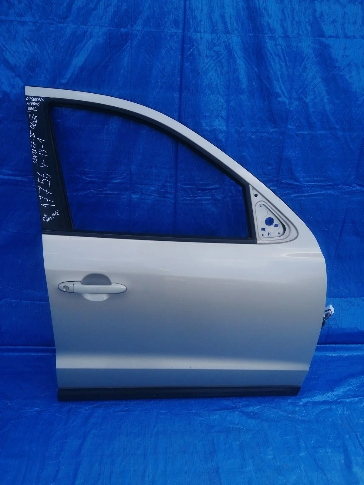 Дверь передняя правая Hyundai Santa Fe II (2005—2010) KMHSH81WR6U040961 760042B030 Право Перед D4EB