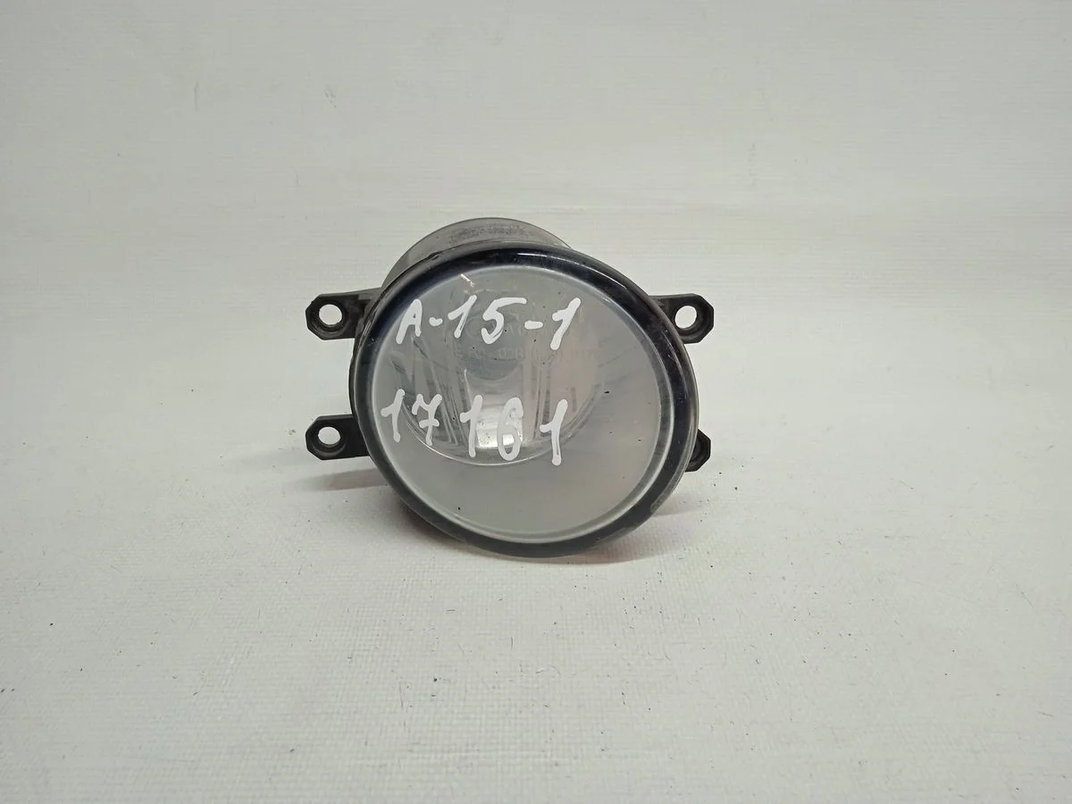 Фара противотуманная правая Toyota Avensis T250 рестайлинг (2006—2009) sb1bz56l10e061782 812100D041 Право Перед 3ZZFE