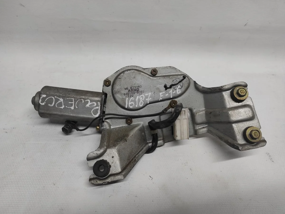 Мотор стеклоочистителя задний Mitsubishi Pajero II (1991—1997) V30 V40 2 поколение MB623360   4M40 4M41 4D56 6G72 6G74 6G75 4G64