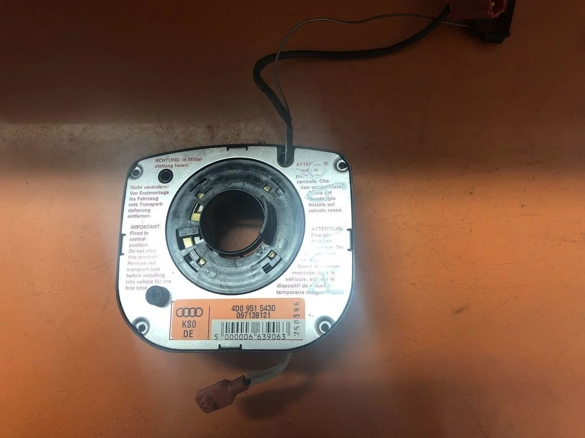 Кольцо (шлейф ) SRS Audi A6 C4 (1994—1997) 4A 4A2 4A5 45 4D0951543D