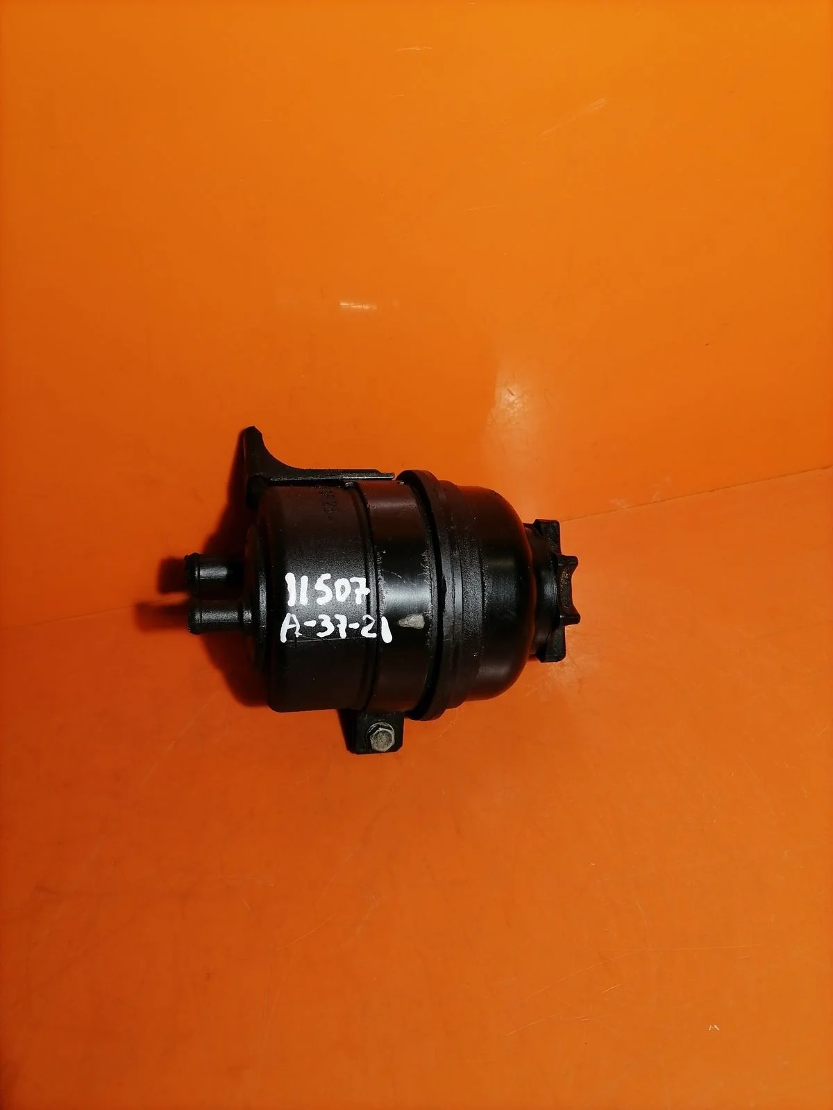 Бачок гидроусилителя (ГУР) BMW 5 серия E39 (1995—2000)