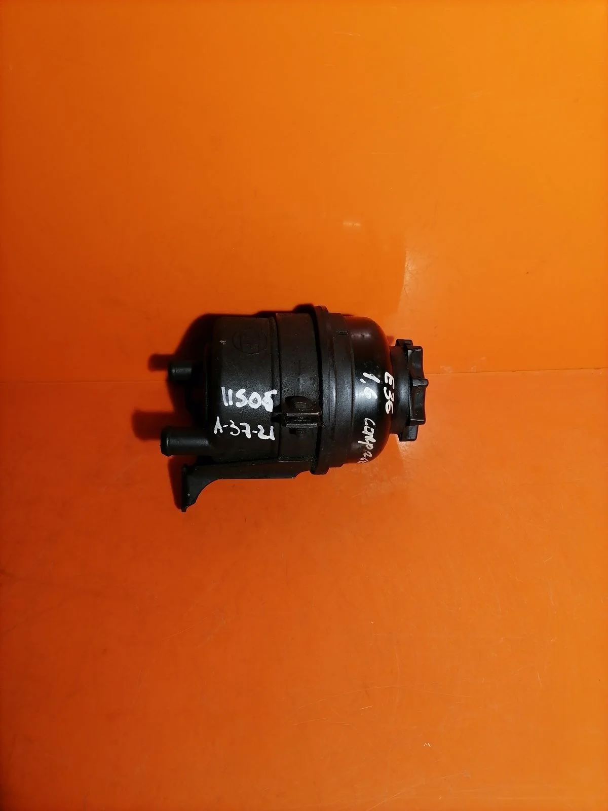 Бачок гидроусилителя (ГУР) BMW 5 серия E39 (1995—2000)