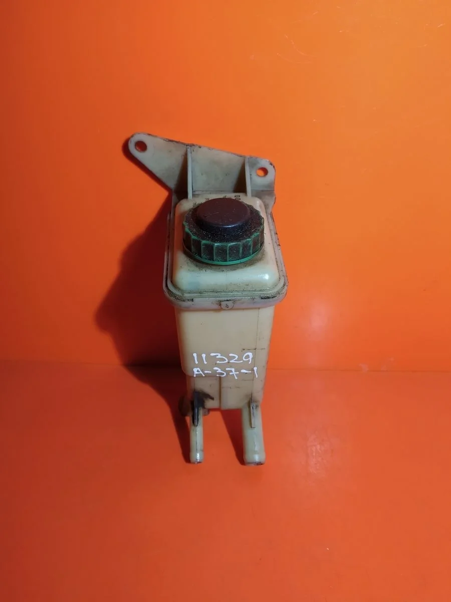 Бачок гидроусилителя (ГУР) Volkswagen Passat B5 (1996—2001) 3B 3B2 3B5 8D0422373C