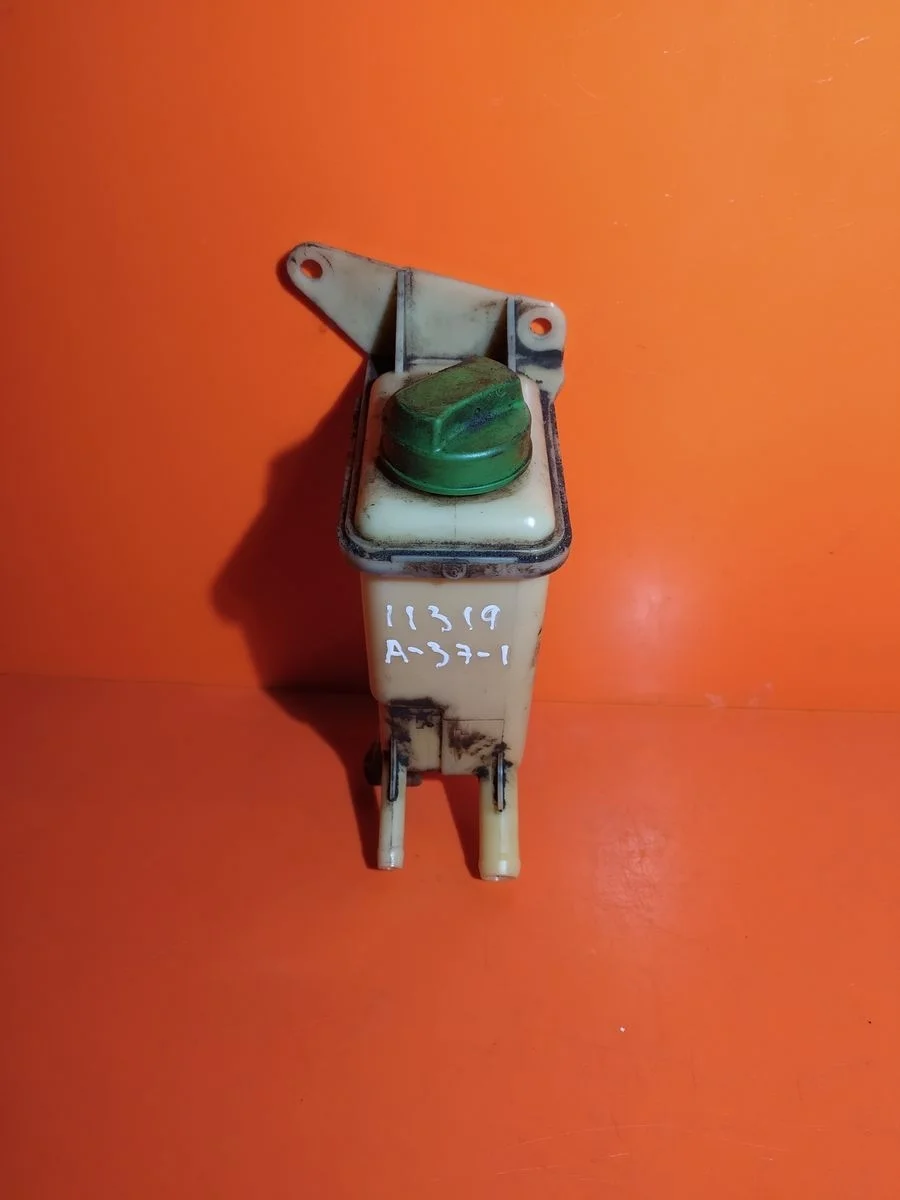 Бачок гидроусилителя (ГУР) Volkswagen Passat B5 (1996—2001) 3B 3B2 3B5 8D0422373C