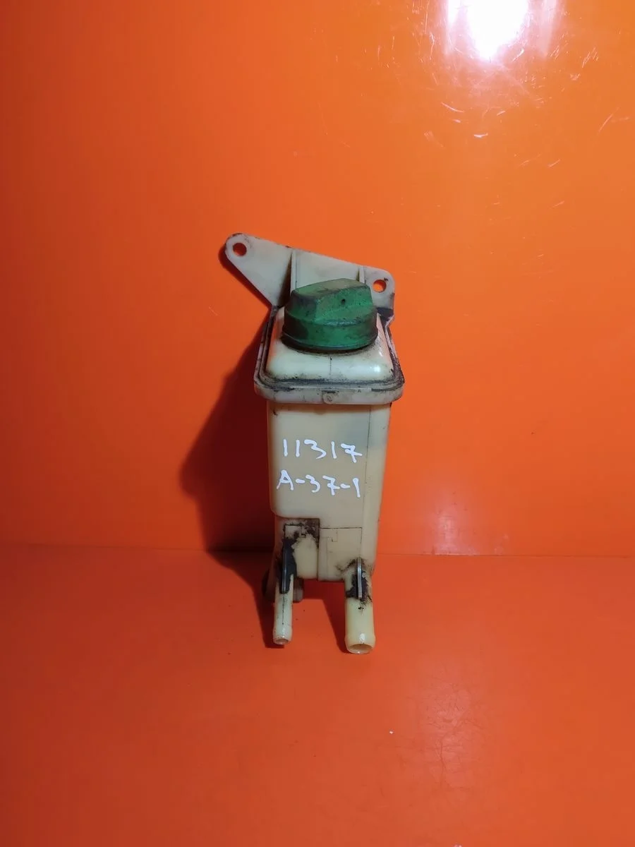 Бачок гидроусилителя (ГУР) Volkswagen Passat B5 (1996—2001) 3B 3B2 3B5 8D0422373C