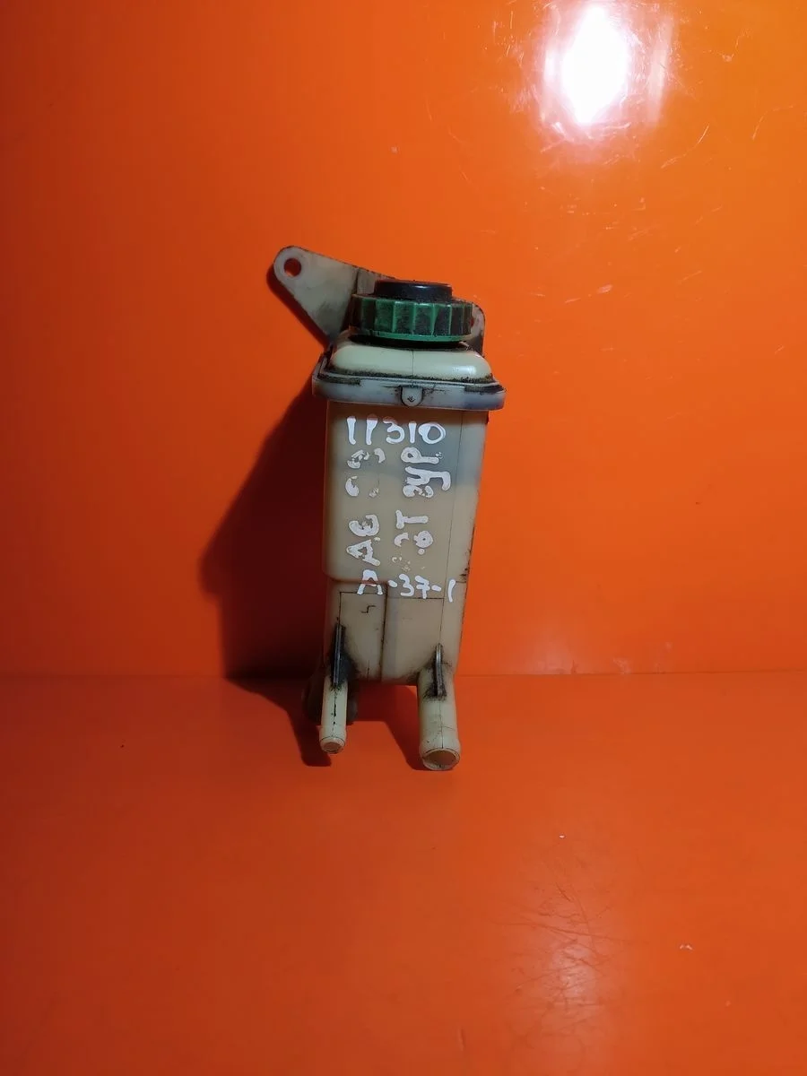 Бачок гидроусилителя (ГУР) Volkswagen Passat B5 (1996—2001) 3B 3B2 3B5 8D0422373C