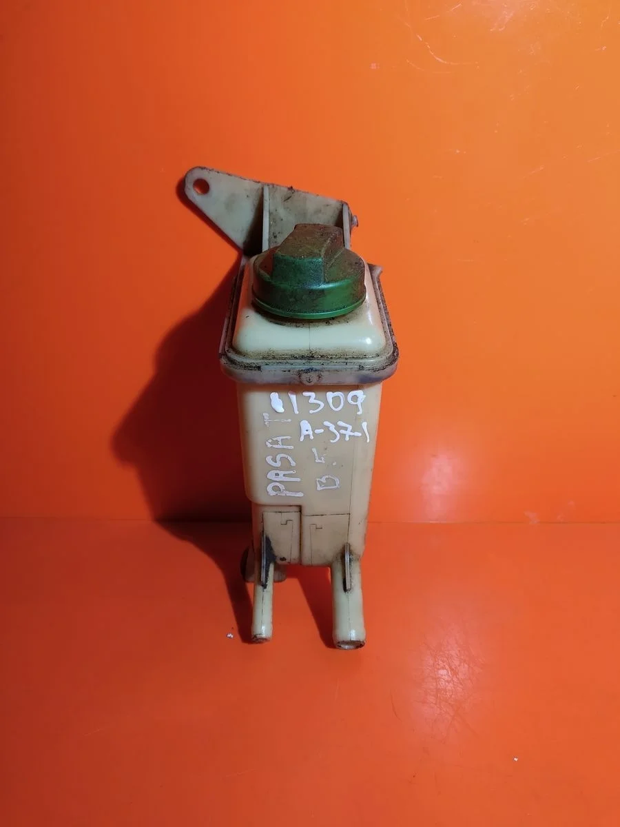 Бачок гидроусилителя (ГУР) Volkswagen Passat B5 (1996—2001) 3B 3B2 3B5 8D0422373C