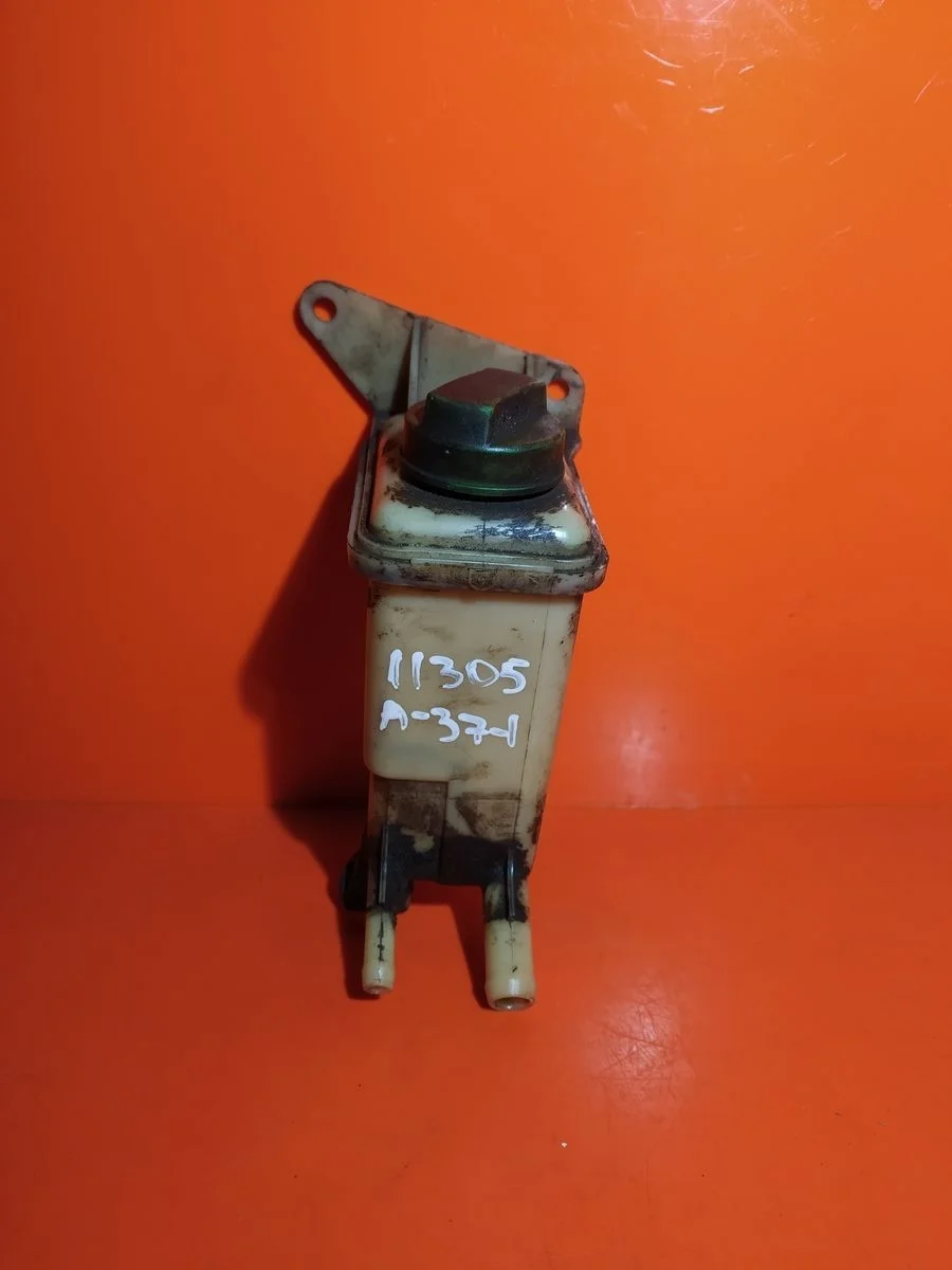 Бачок гидроусилителя (ГУР) Volkswagen Passat B5 (1996—2001) 3B 3B2 3B5 8D0422373C