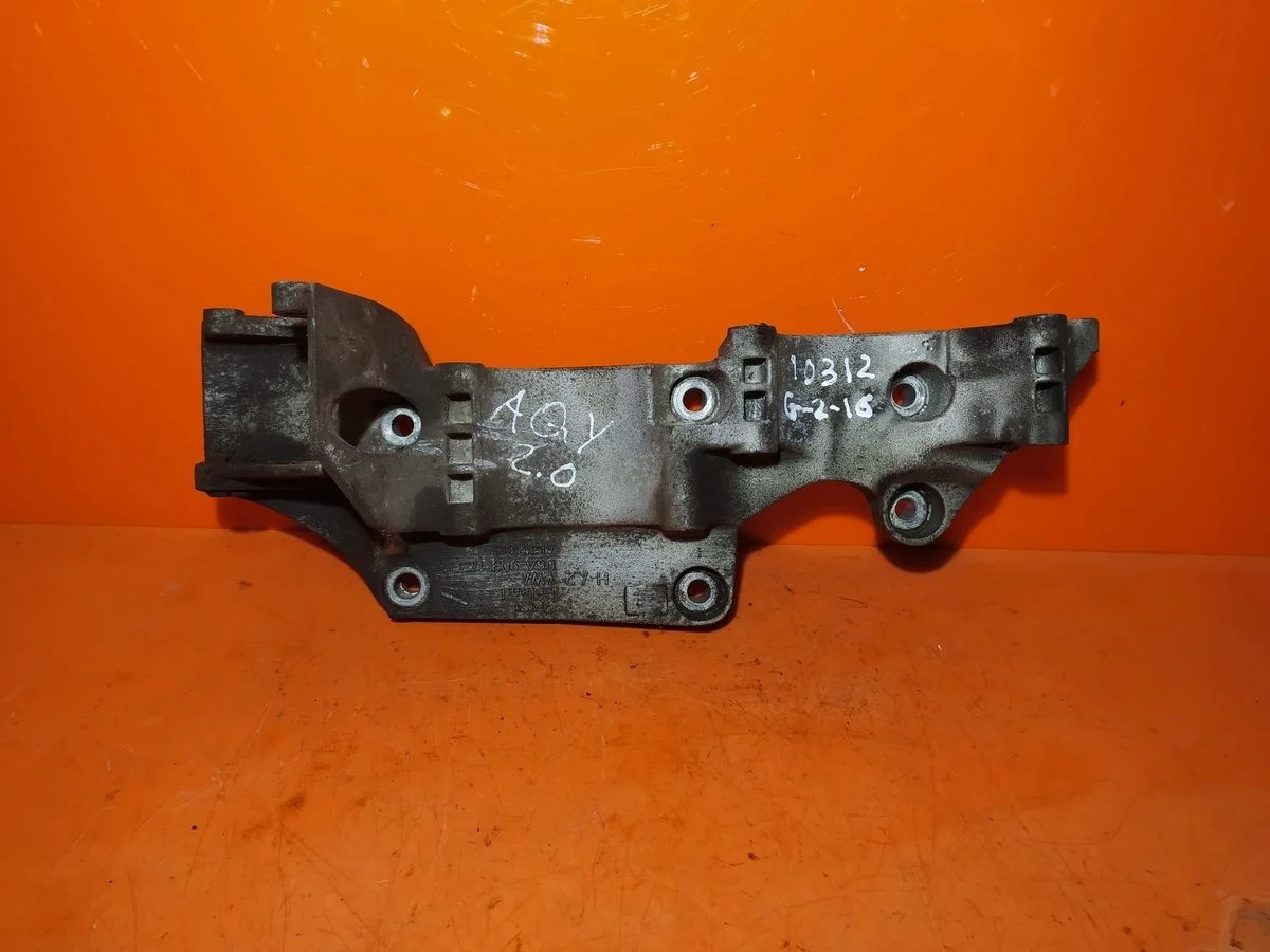 Кронштейн генератора Skoda Octavia I рестайлинг (2000—2011) 1U2 1U5 A4 1U 06A903143P   AKL AHW ;AEG; AQY; AVH; AZG; AZJ; APK; BER; BEV ATN; AUS; AZD;AGU; AQA; ARZ; AUM; AWD; AWW  BCB AEE  AKQ; APE; AXP; BCA