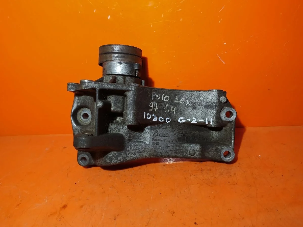 Кронштейн генератора Volkswagen Bora A4 (1998—2005) A4 1J2 1 поколение 030145169H   BCA   AXP  BUD  AEE