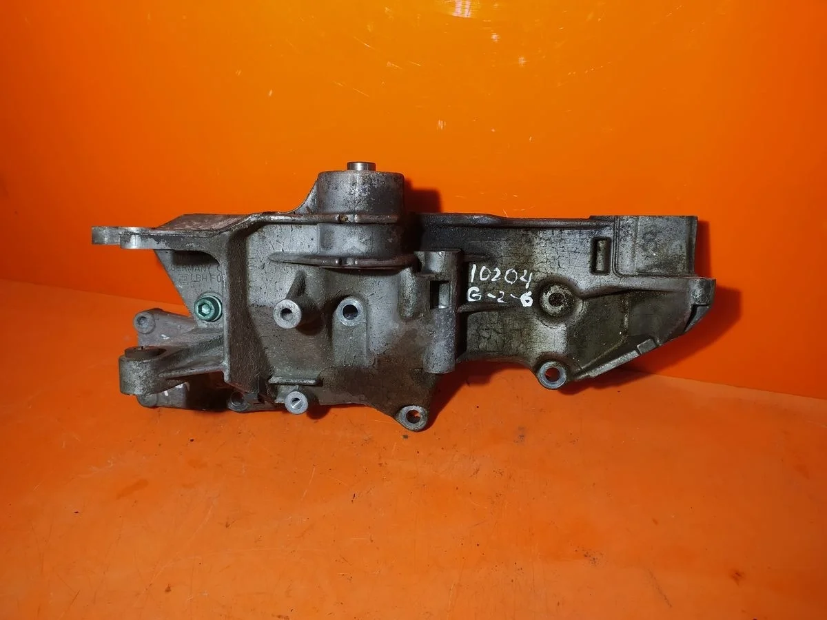 Кронштейн насоса ГУР Audi A4 B6 (2000—2006)