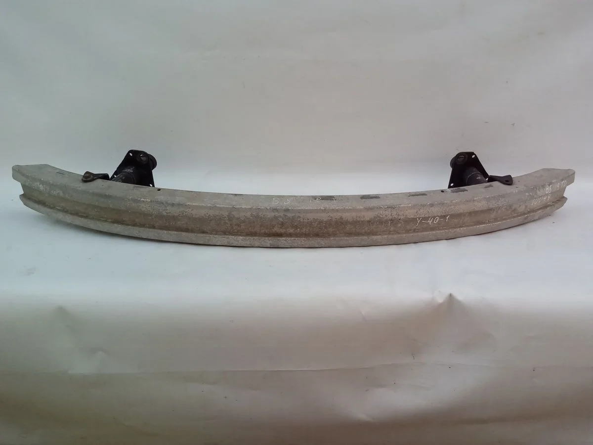 Усилитель переднего бампера Volkswagen Passat B5 (1996—2001) 3B 3B2 3B5 3B0807113  Перед