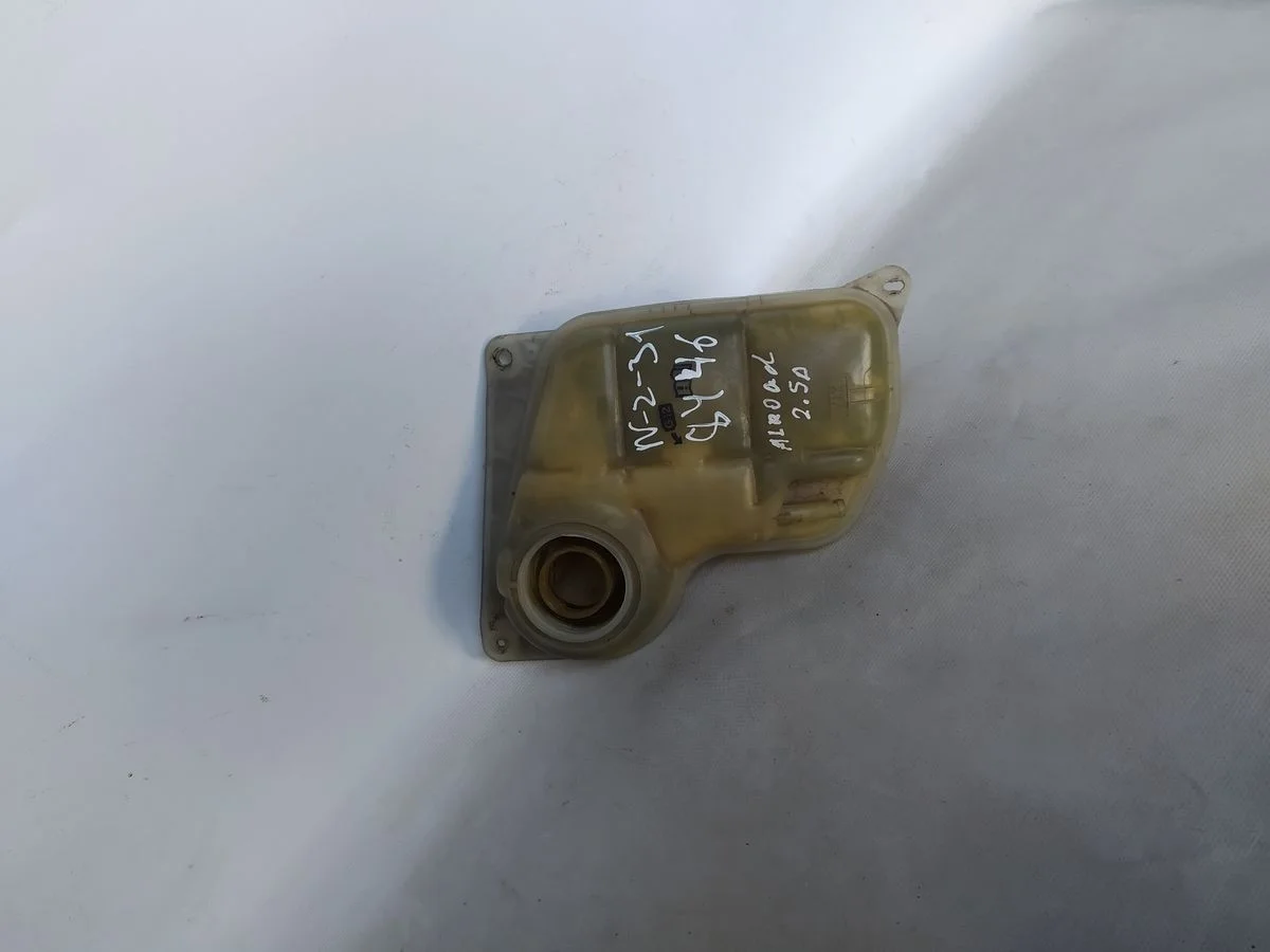 Бачок расширительный Audi A6 Allroad Quattro C5 (2000—2006) 4B 4B0121403