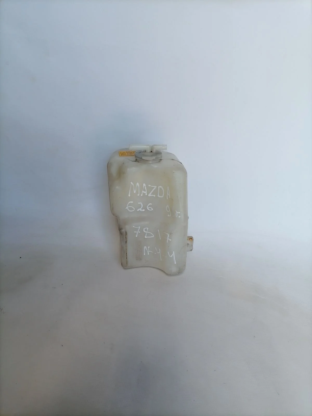 Бачок расширительный Mazda 626 GF (1997—2002) GF GW 823021077