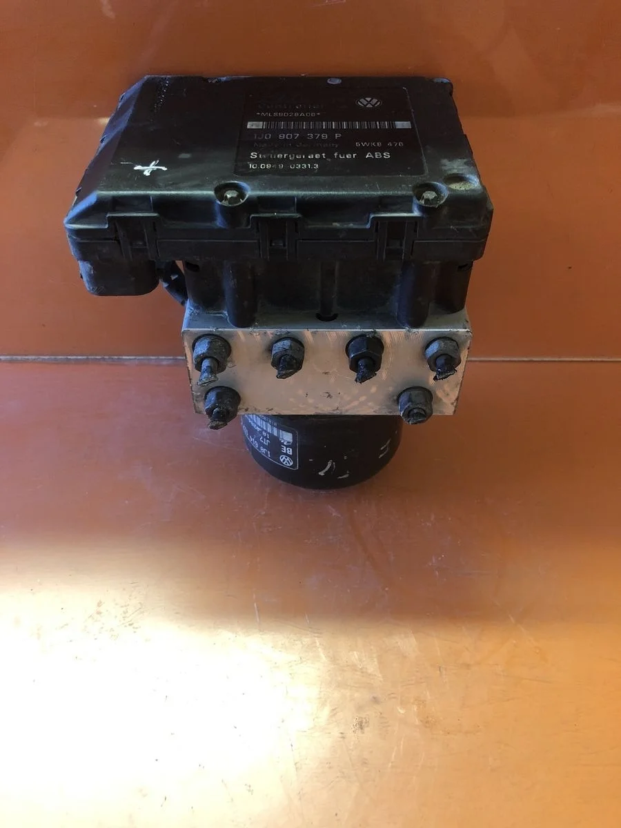 Блок (насос) ABS Volkswagen Golf Mk4 (1997—2006) 1J1 9B1 MK4 1J0907379P