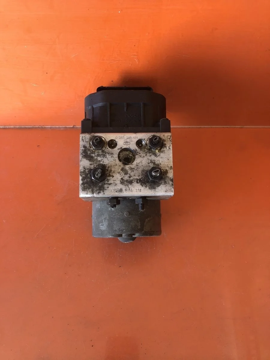 Блок (насос) ABS Audi A4 B5 (1994—1999) 8D2 8D 8E0614111