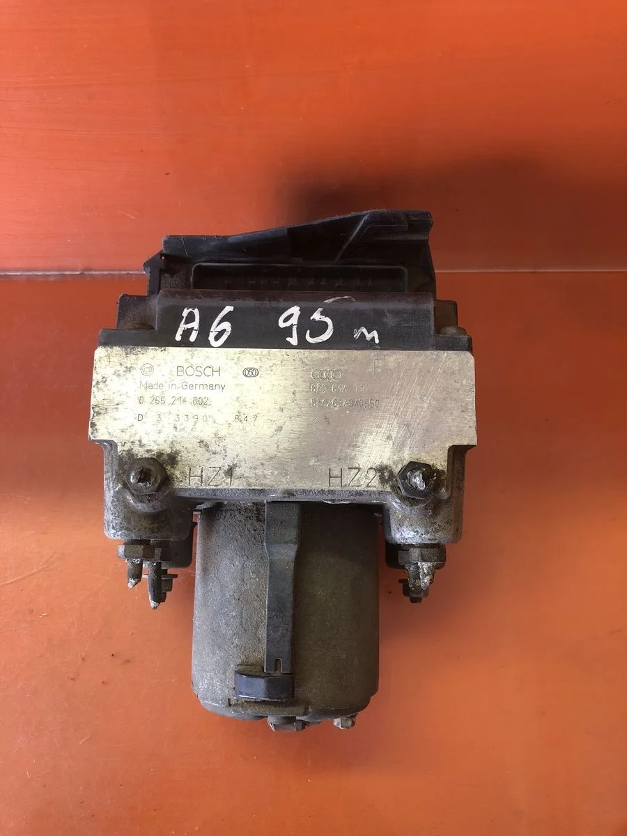 Блок (насос) ABS Audi A6 C4 (1994—1997) 4A 4A2 4A5 45 8D0614111