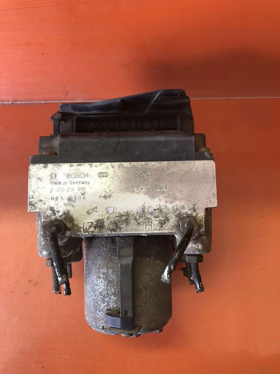 Блок (насос) ABS Audi A6 C4 (1994—1997) 4A 4A2 4A5 45 8D0614111