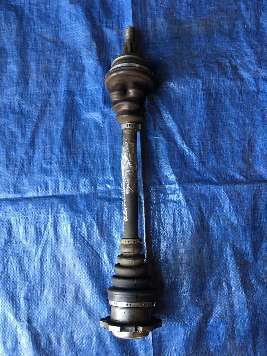 Полуось передняя левая (приводной вал,шрус) Volkswagen Bora A4 (1998—2005)